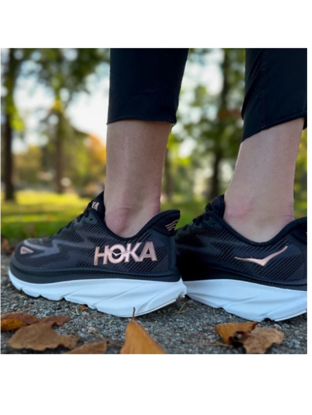 HOKA WOMEN'S | EVERYDAY RUNNING
Clifton 9 size 10.5 new Black/ Rose Gold